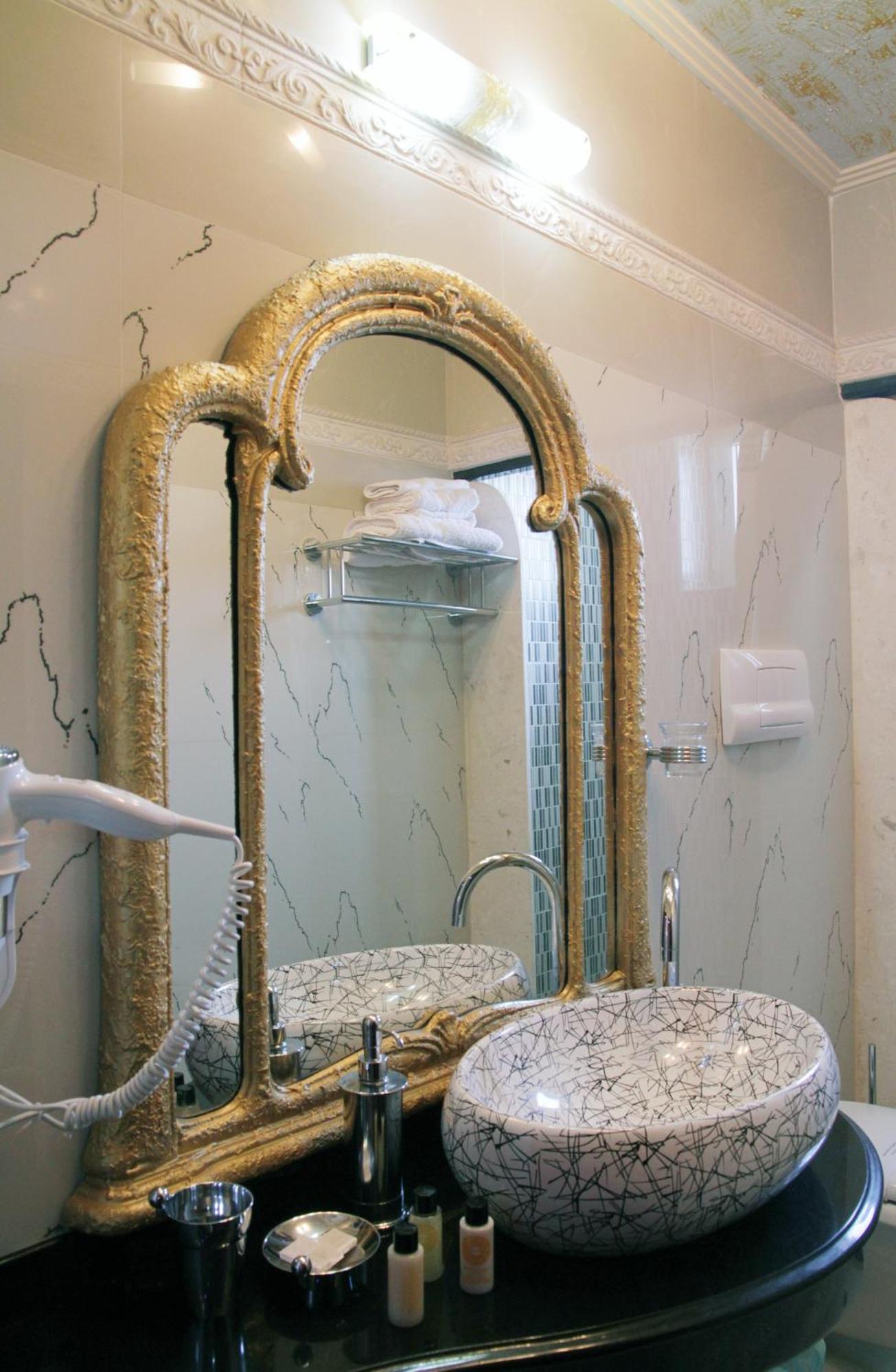 Hotel Boutique Vila Fernando 티라나 객실 사진