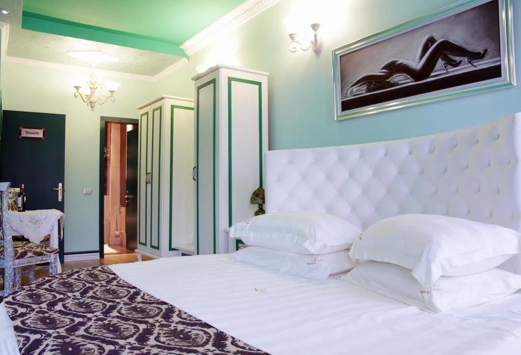 Hotel Boutique Vila Fernando 티라나 외부 사진