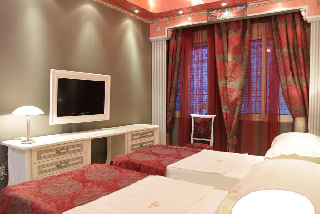 Hotel Boutique Vila Fernando 티라나 객실 사진