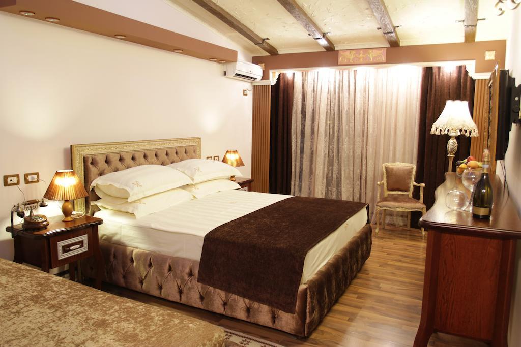 Hotel Boutique Vila Fernando 티라나 객실 사진