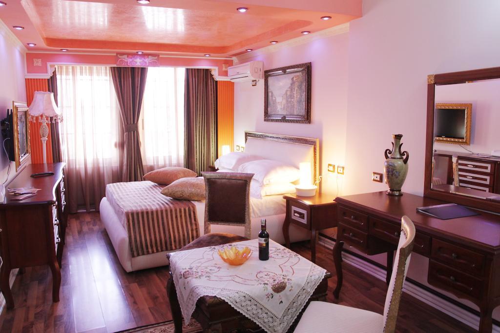 Hotel Boutique Vila Fernando 티라나 객실 사진